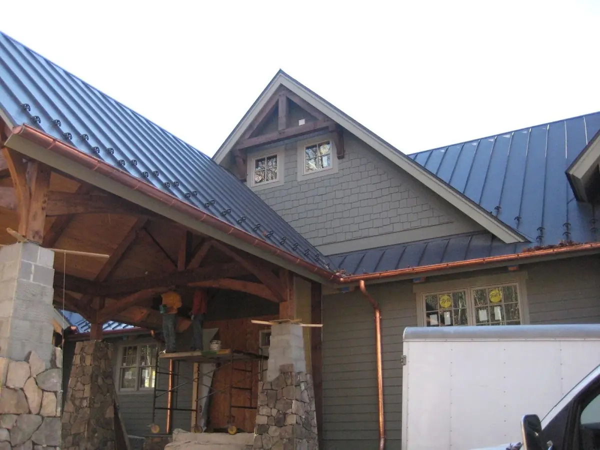 Craftsman Roofing team delivering quality roofing work in Cross Bayou